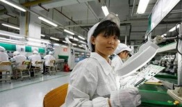 爆料郑州富士康事件视频,揭秘工厂内幕，员工生活现状曝光